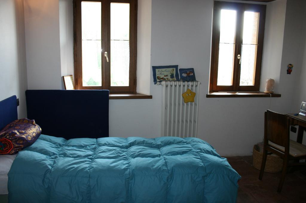 Casa Dell' Abbondanza B&B Agriturismo Vigoleno Quarto foto