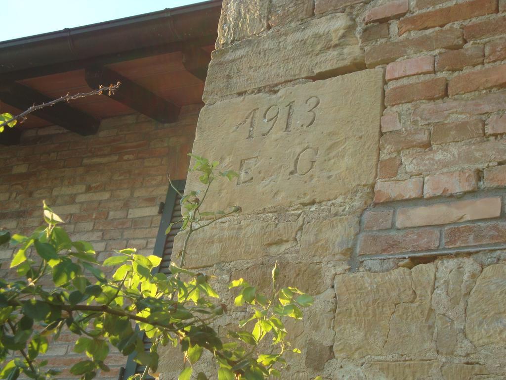 Casa Dell' Abbondanza B&B Agriturismo Vigoleno Quarto foto